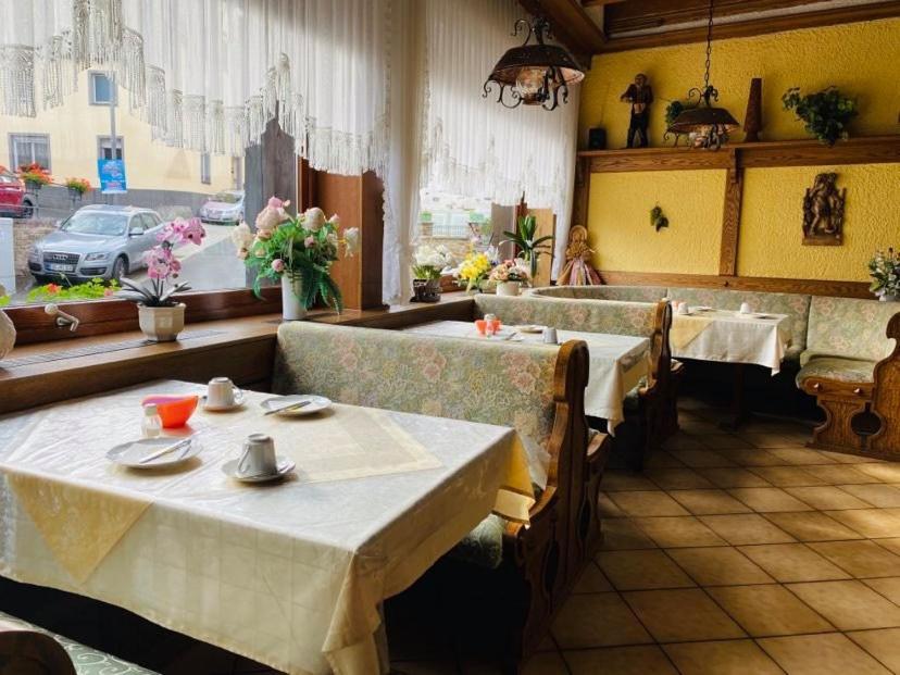 Gasthaus Castor คล็อตเทน ภายนอก รูปภาพ