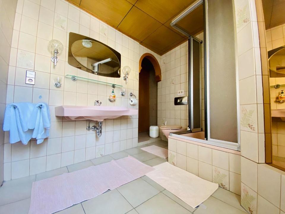 Gasthaus Castor คล็อตเทน ภายนอก รูปภาพ